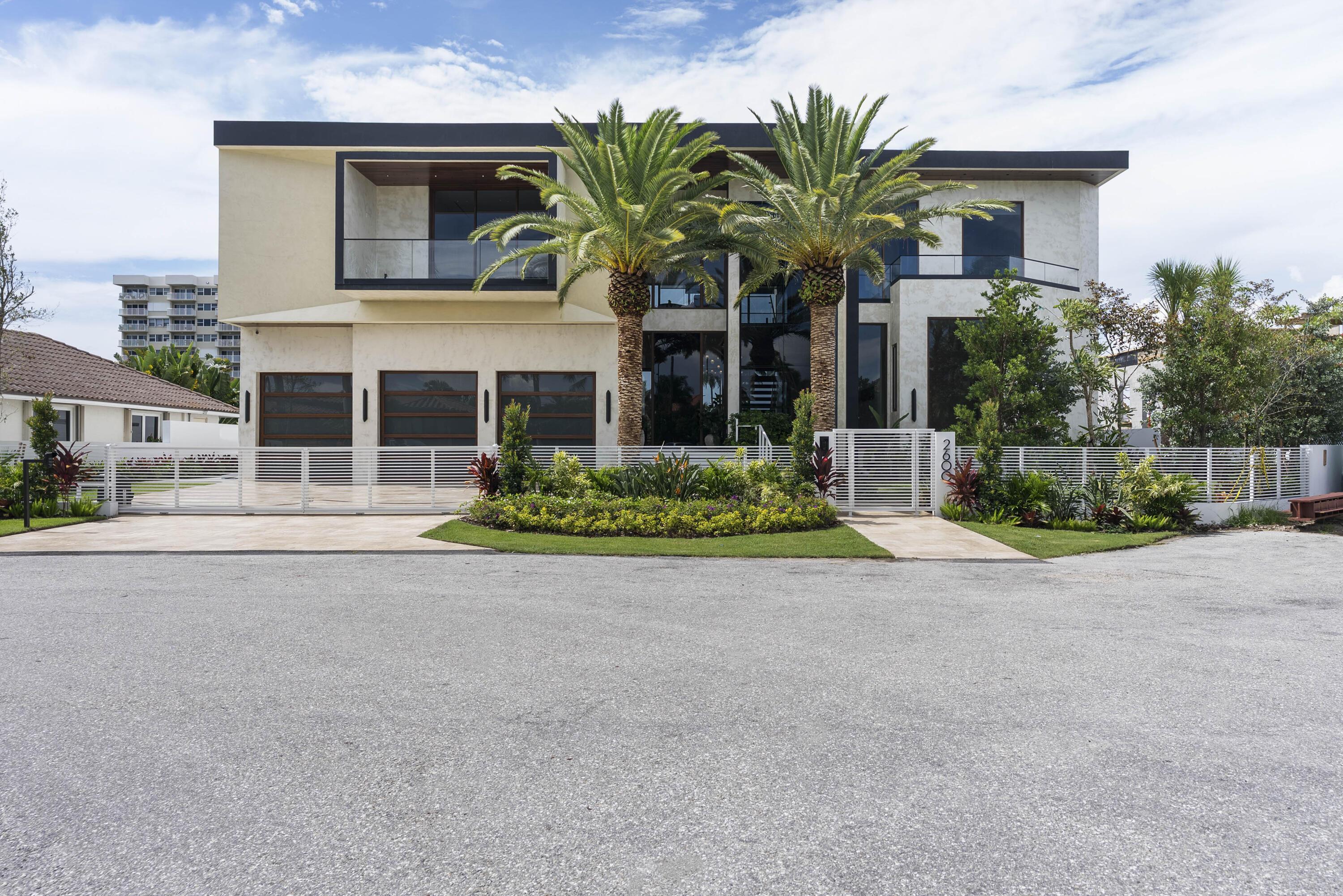 Image 3: house front3