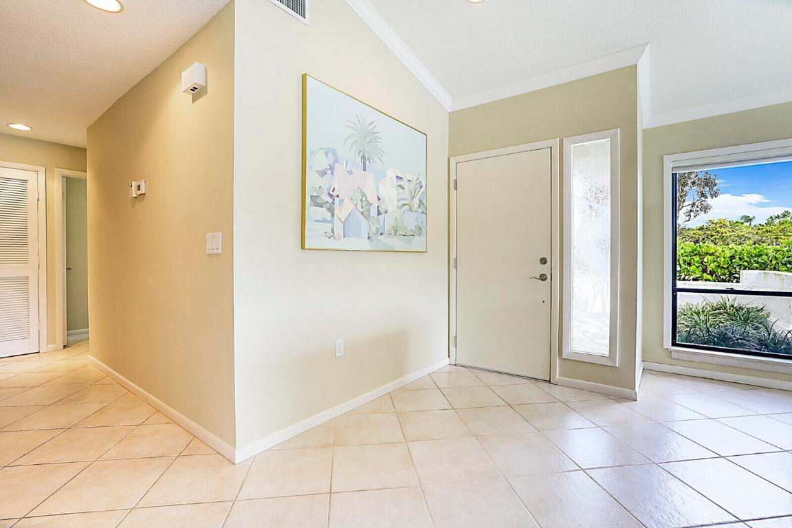 Image 4: 04_5611_SE_Foxcross_Place_4_mls