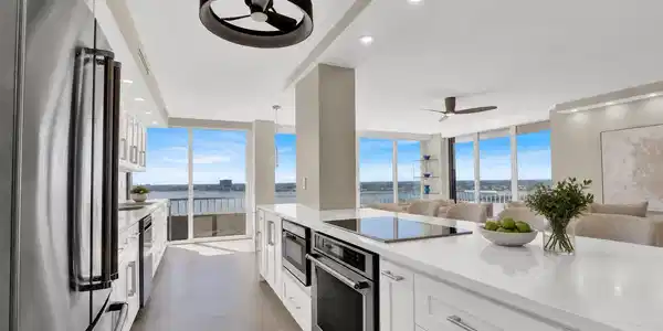 Image 3: 5510-n-ocean-dr-22d-singer-island-kitche