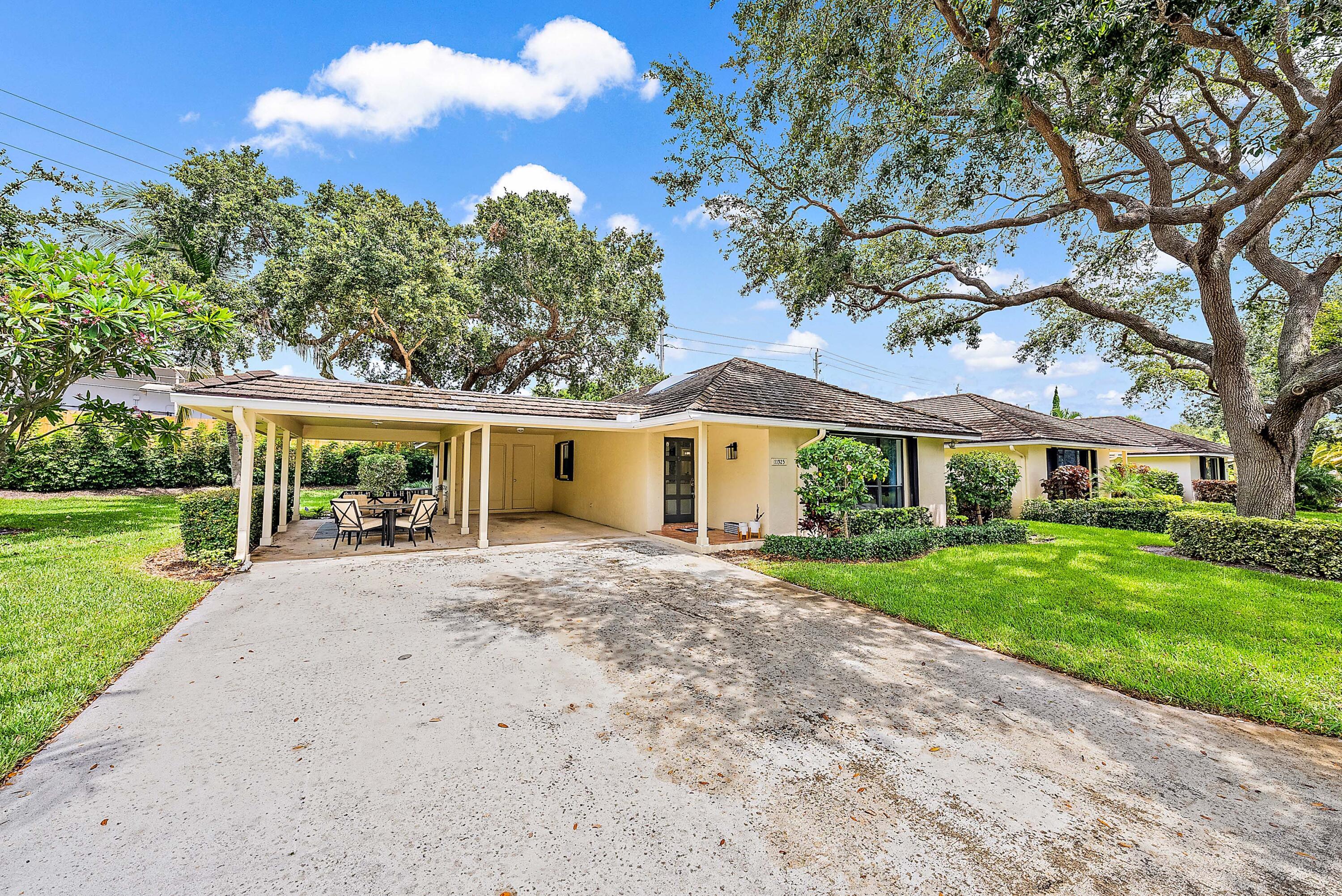 Image 1: 11325 Twelve Oaks