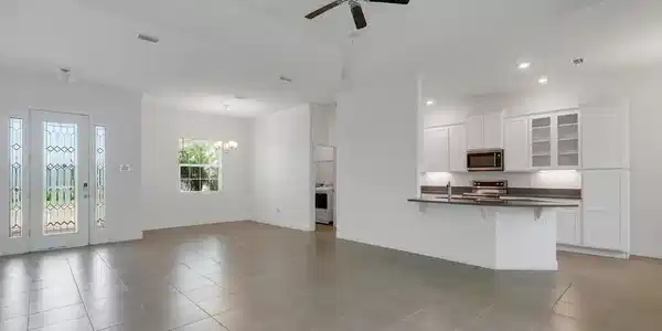 Image 4: Living & Dining