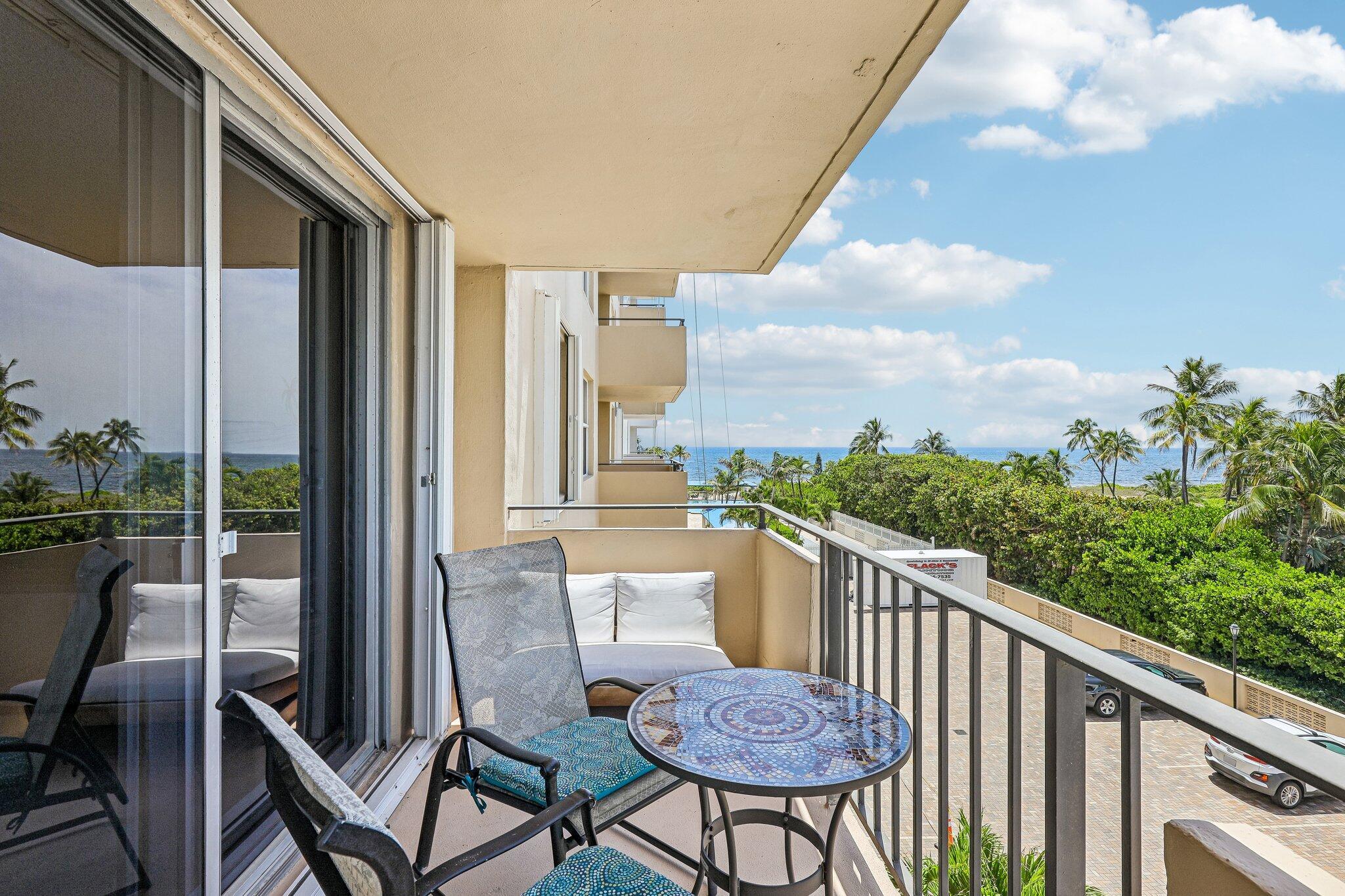 Image 2: Wake to breathtaking sunrises and unwind with spec