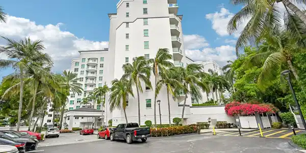 550 SE Mizner Boulevard