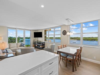 2121 N Ocean Blvd