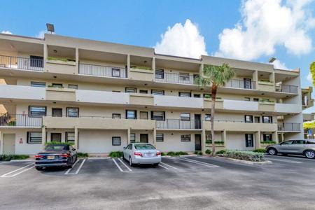555 Banyan Tree Lane