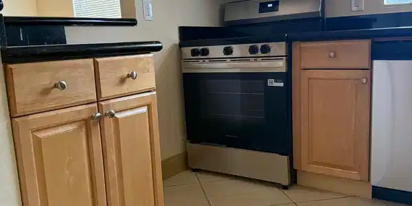 Image 2: Interior Kitchen