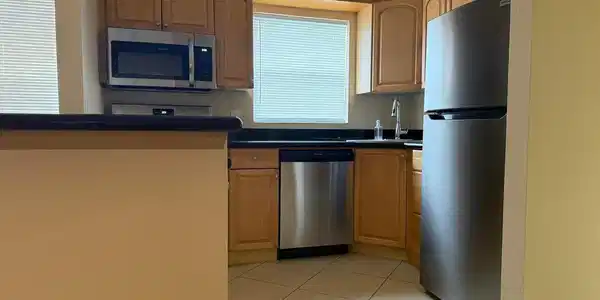 Image 3: Kitchen