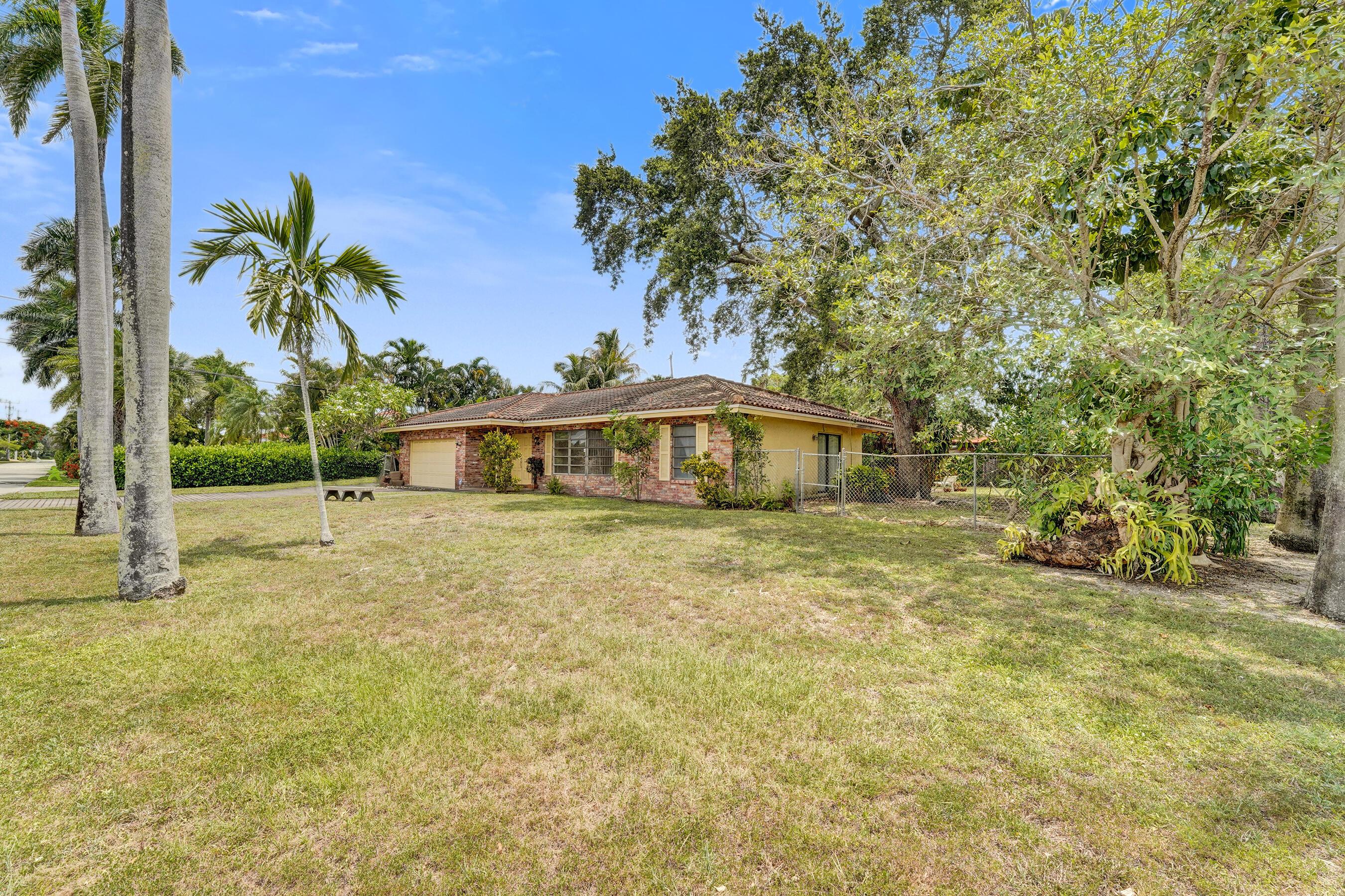 Image 4: Oversized 12,500 SF Corner Lot in Coral Ridge Coun