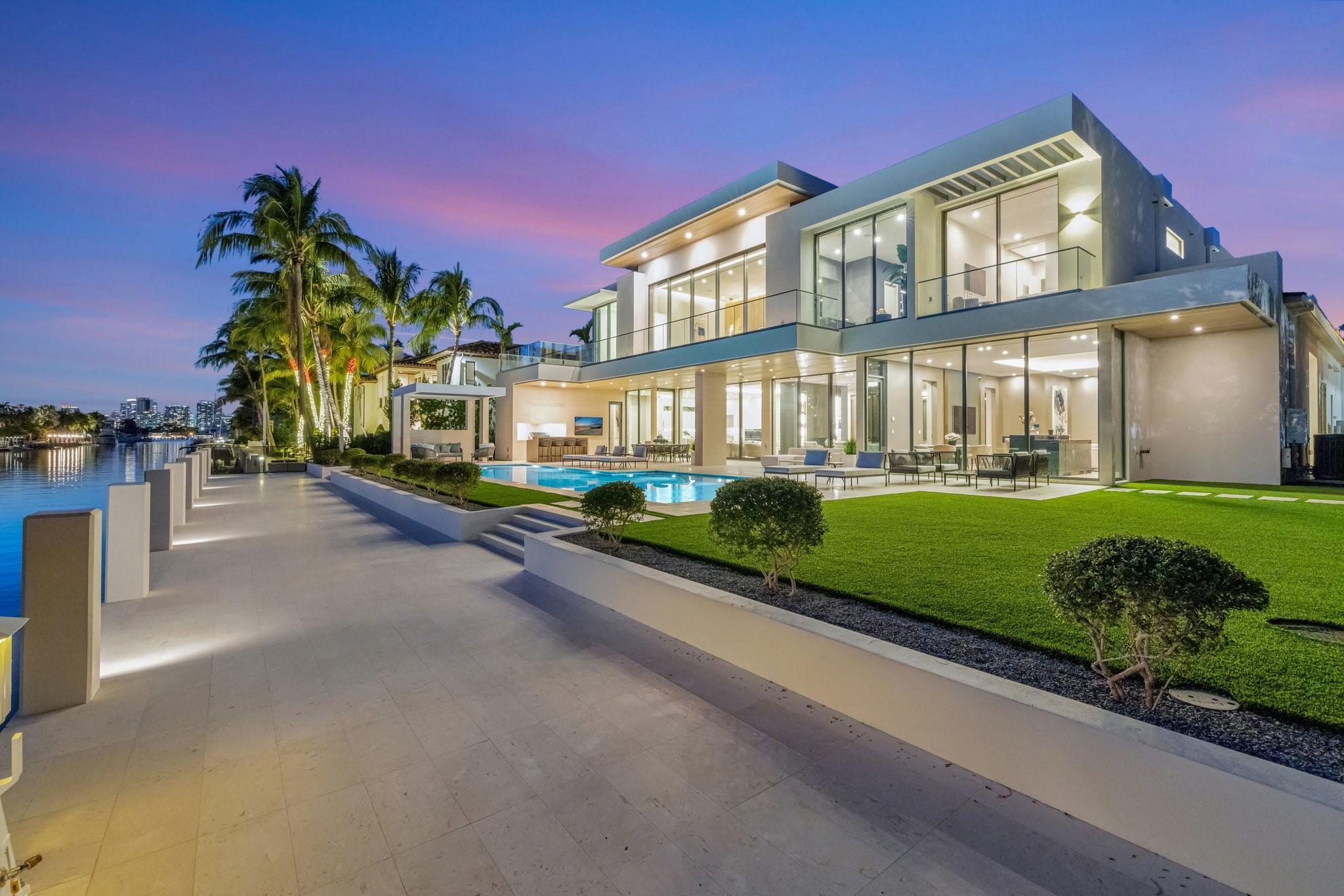 Image 2: 110ft of Deepwater Dockage