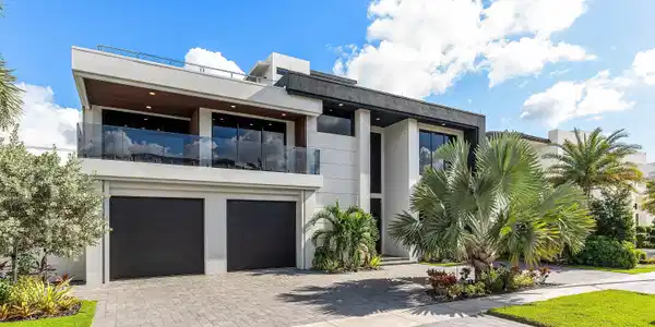 Image 2: 001-245Northeast6thCourt-BocaRaton-FL-33