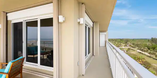 Image 2: Wrap around balcony
