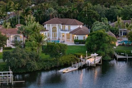 8709 SE Compass Island Way