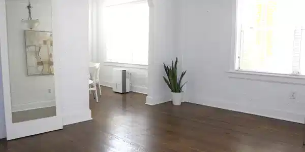 Image 2: Living Room