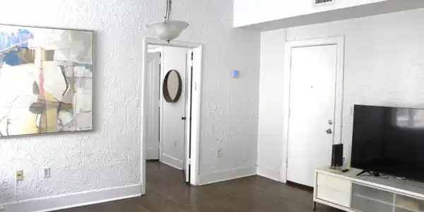Image 3: Living Area