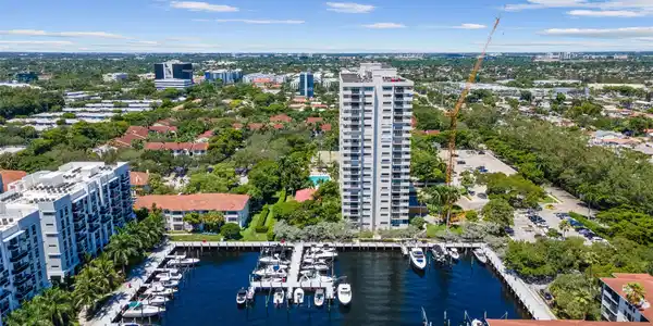 3200 Port Royale Dr