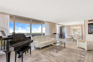 123 Lakeshore Drive