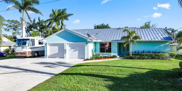 956 SW All American Boulevard