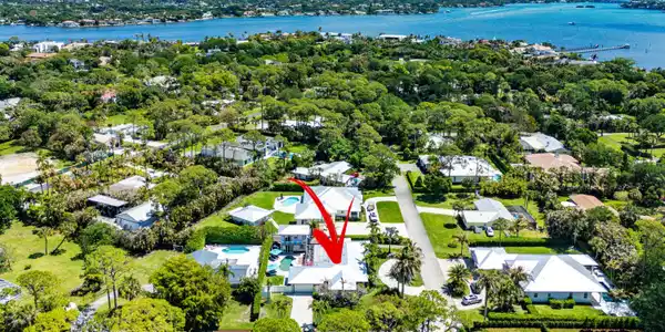 5495 Hibiscus Road