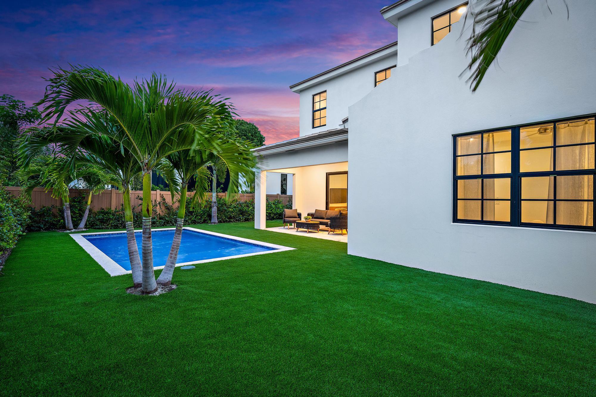 Image 4: Yard