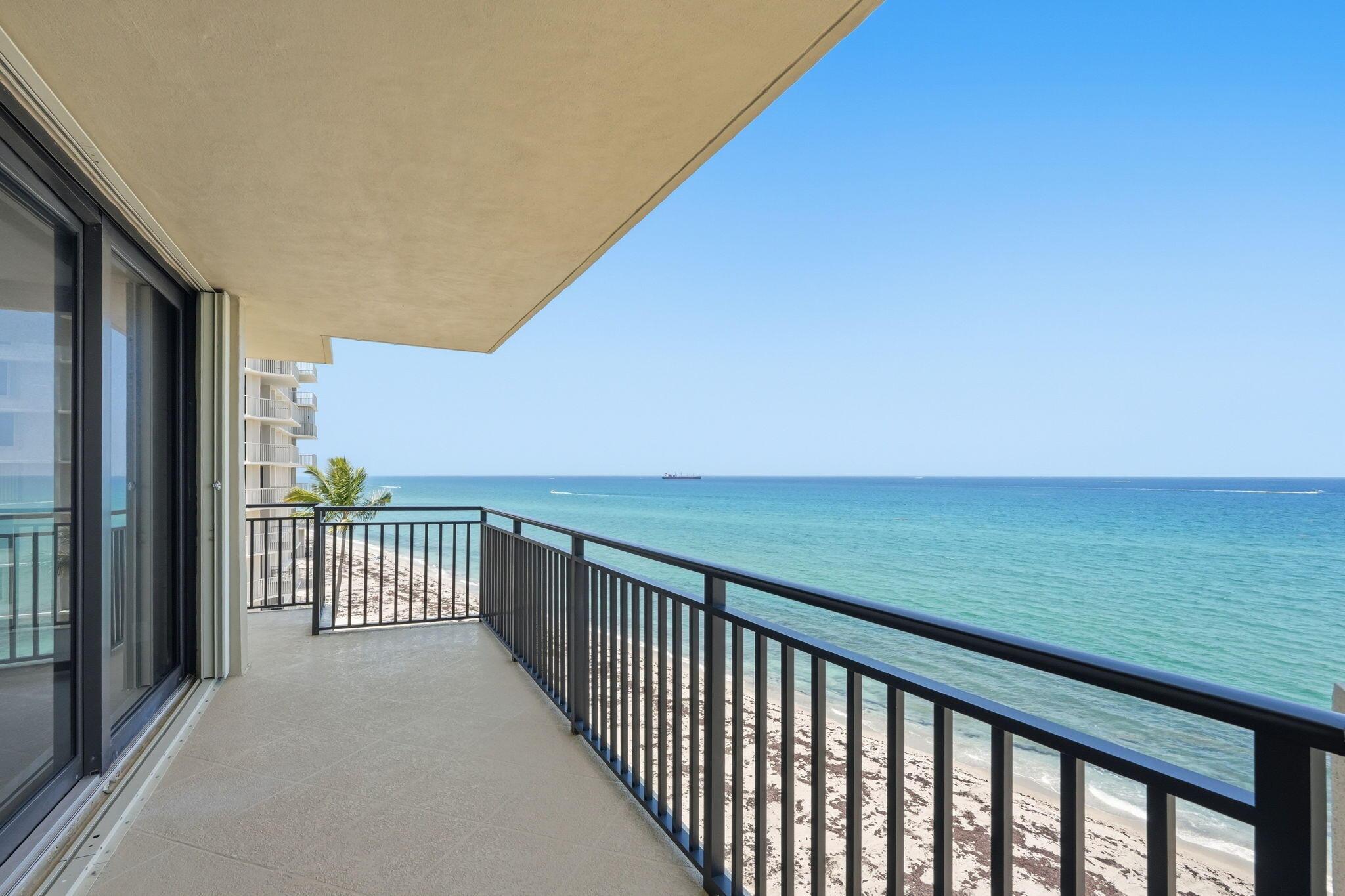 Image 2: 36-web-or-mls-5460_N_Ocean_Dr_Apt_6A_036