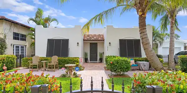1614 S Palmway