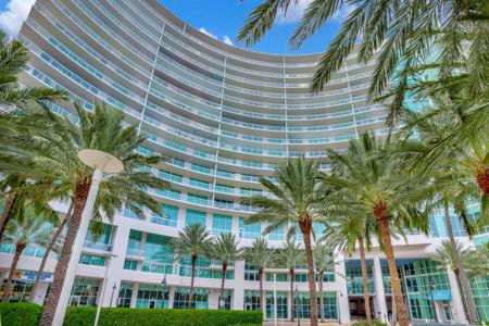 1 N Ocean Boulevard