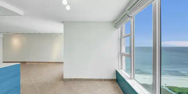 Image 4: Breakfast Nook