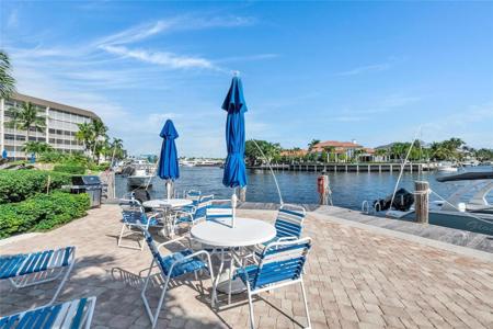 390 N Federal Highway