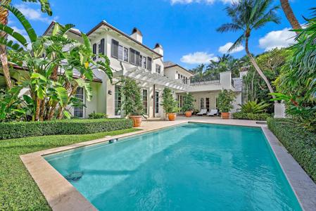 218 Seabreeze Avenue