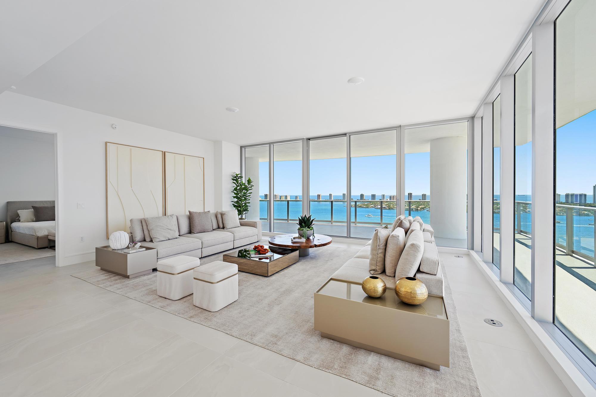 Image 2: 220 Lake Shore Dr unit 2212-22