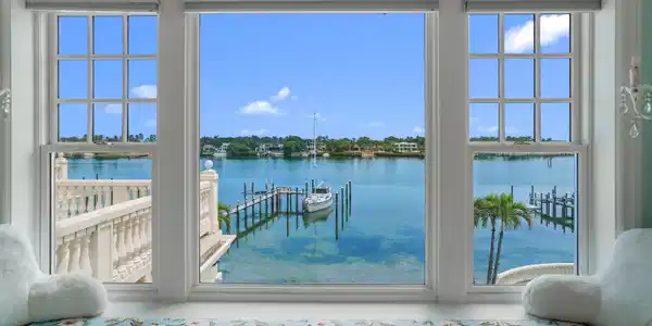 Image 4: Guest Bedroom/Window Seat