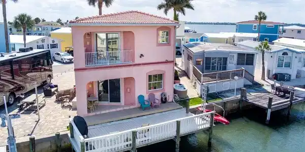 248 Nettles Boulevard