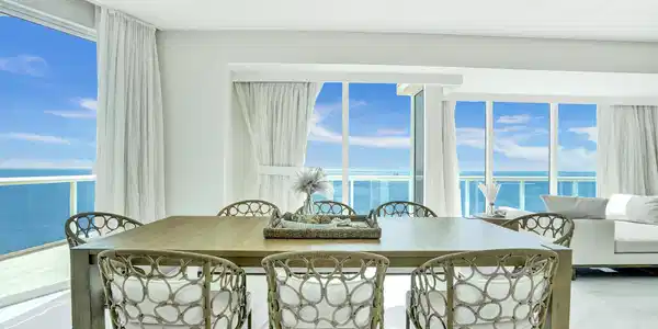 Image 3: Dining