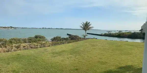 4 Harbour Isle East Drive