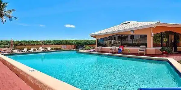 Image 3: 03-Pool