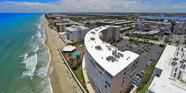 Image 4: 04-Building facing Ocean