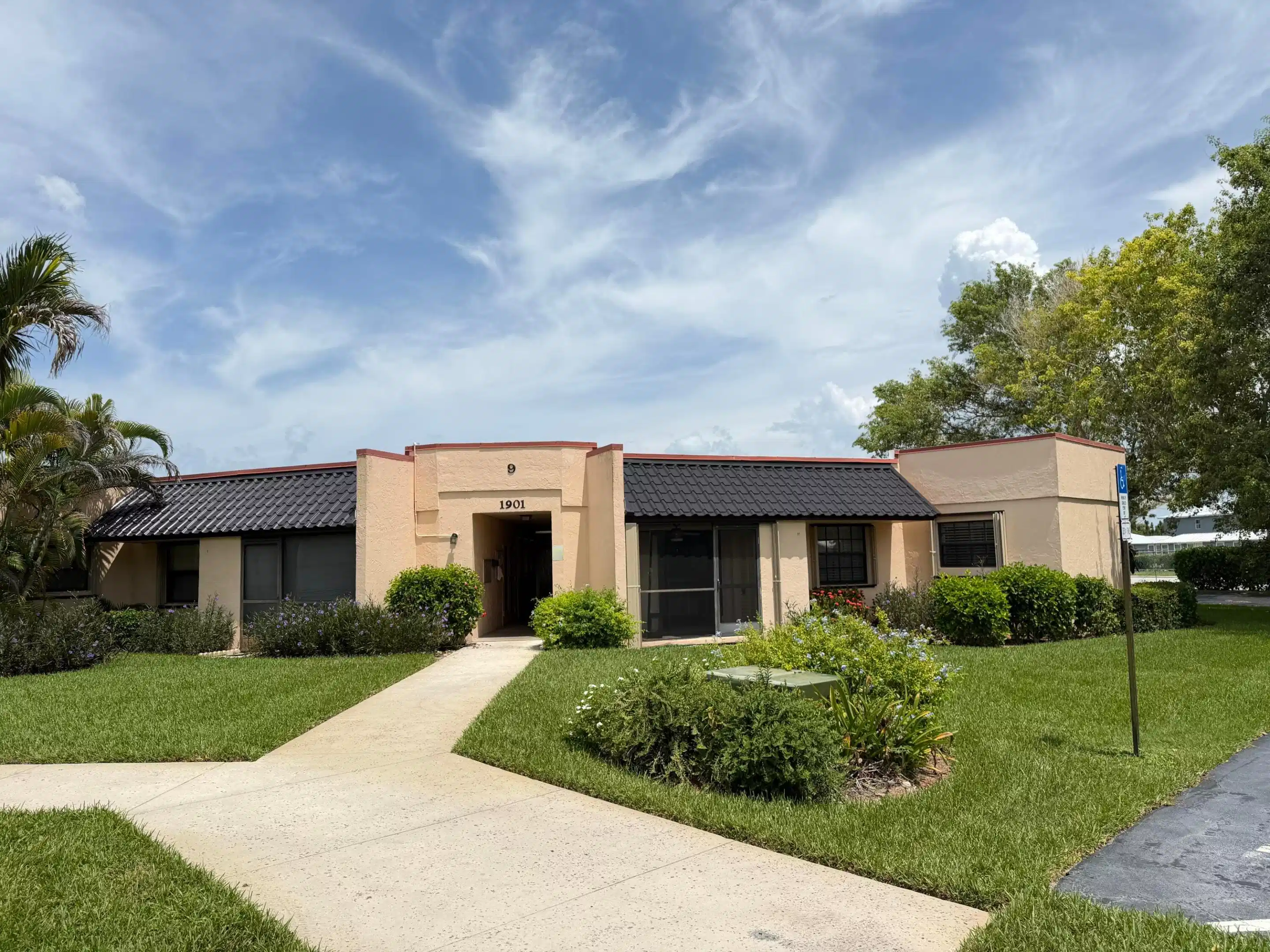 Image 1: Building 9 unit 10