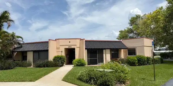 1901 NE COLLINS Circle