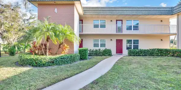 4 Vista Gardens Trail