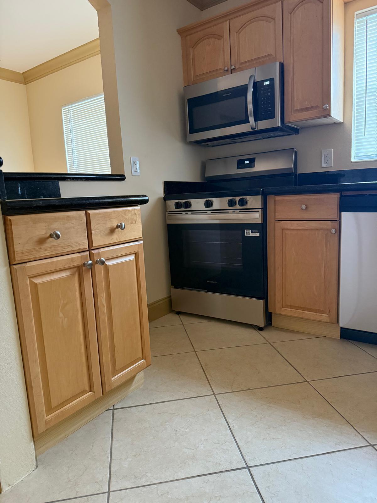 Image 2: Interior Kitchen