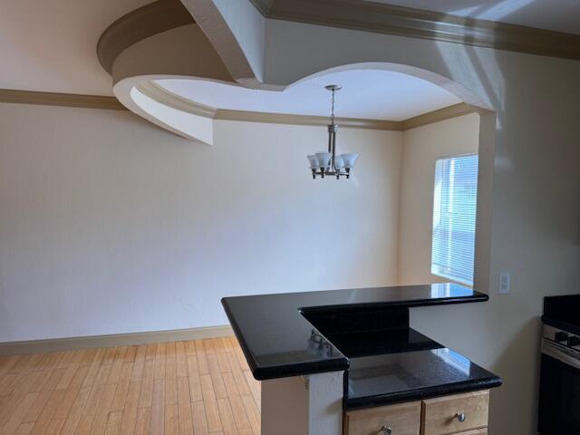 Image 4: View into breakfast area