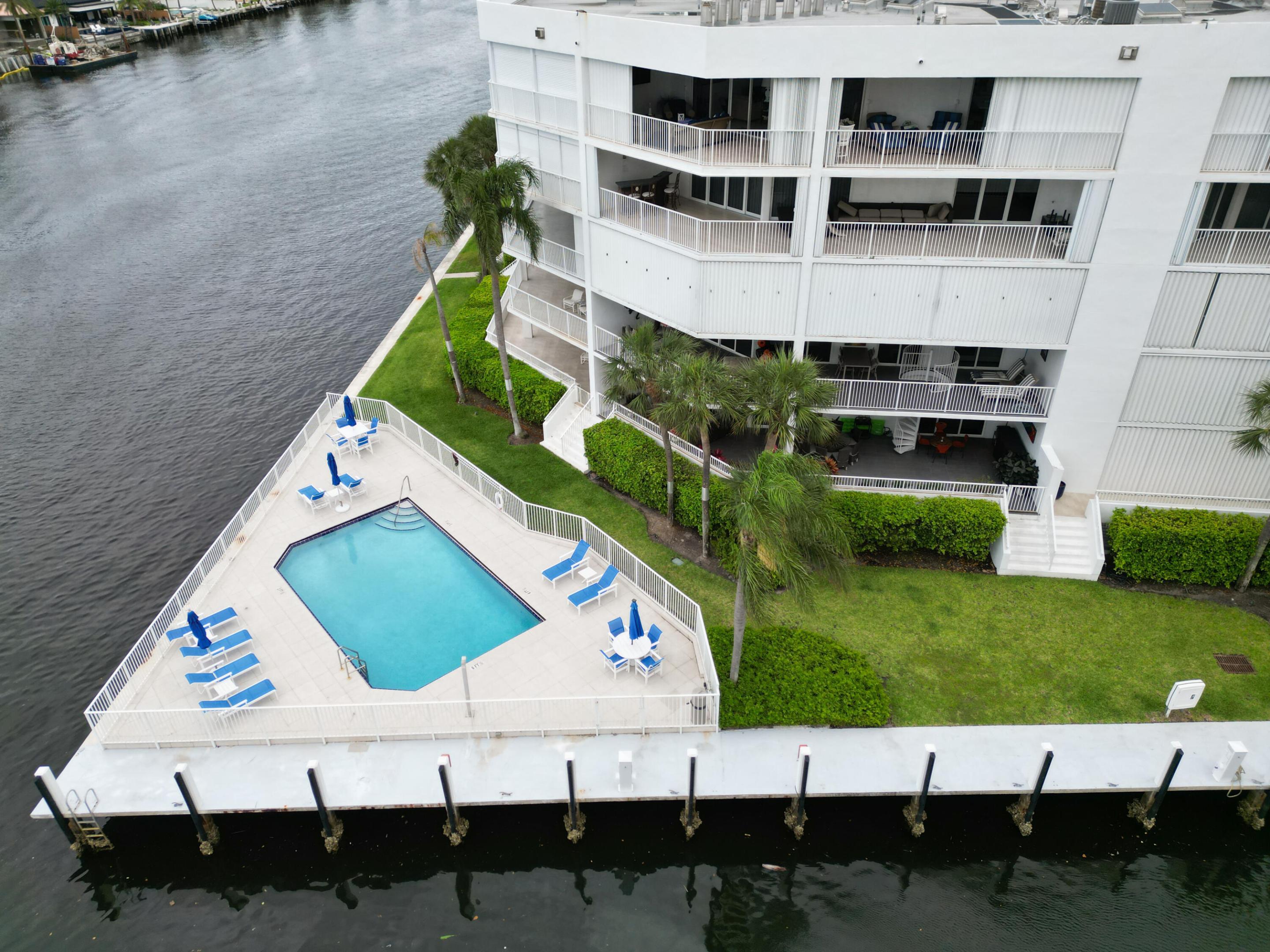 Image 4: 3100 NE 47th Court, 305