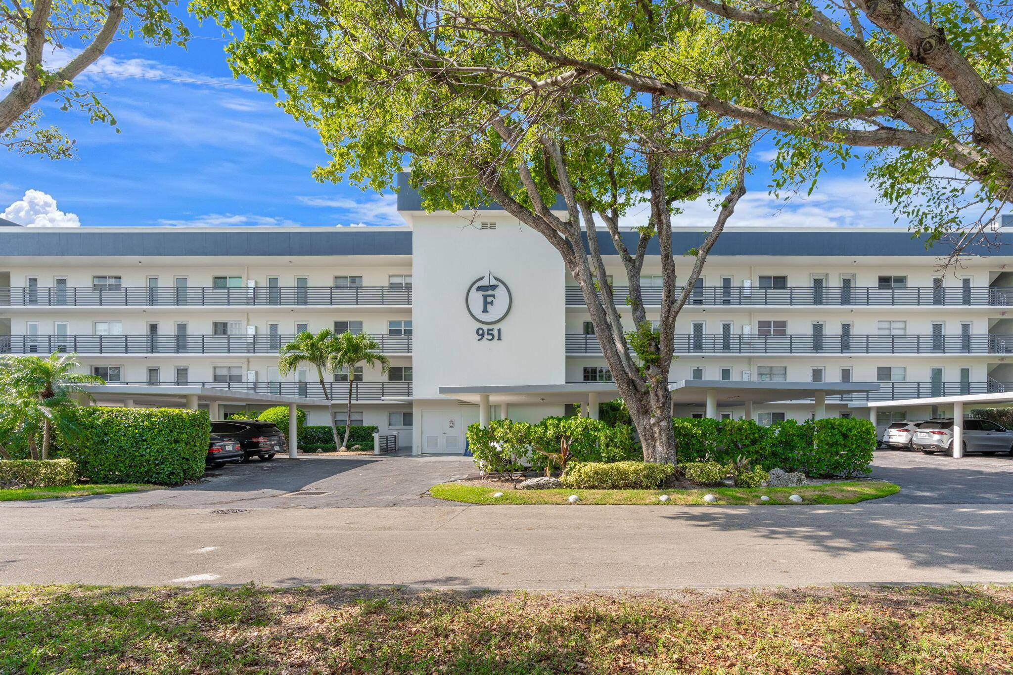 Image 3: 951 Spanish Cir apt 346