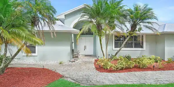 Image 3: 11-web-or-mls-500_9979