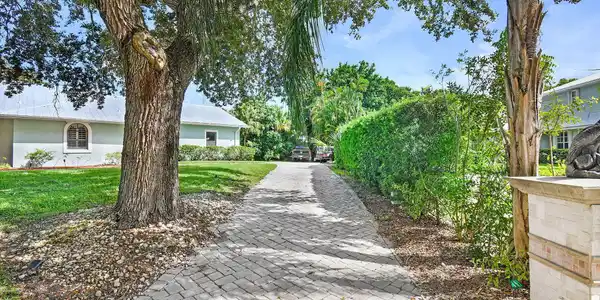 Image 4: 8-web-or-mls-500_9967
