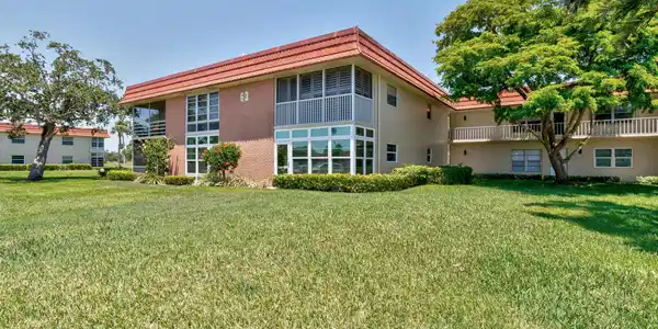 63 Woodland Drive