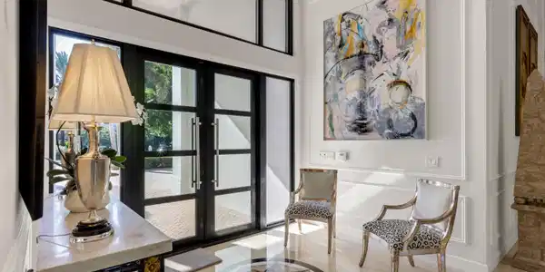 Image 2: FOYER