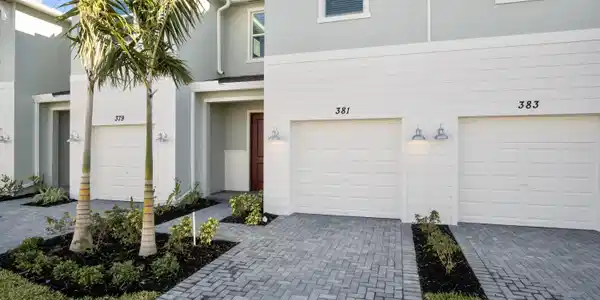 Image 3: Front exterior R.jpg-FULL