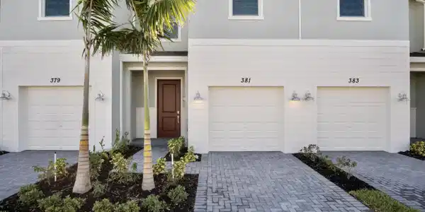Image 4: Front exterior.jpg-FULL