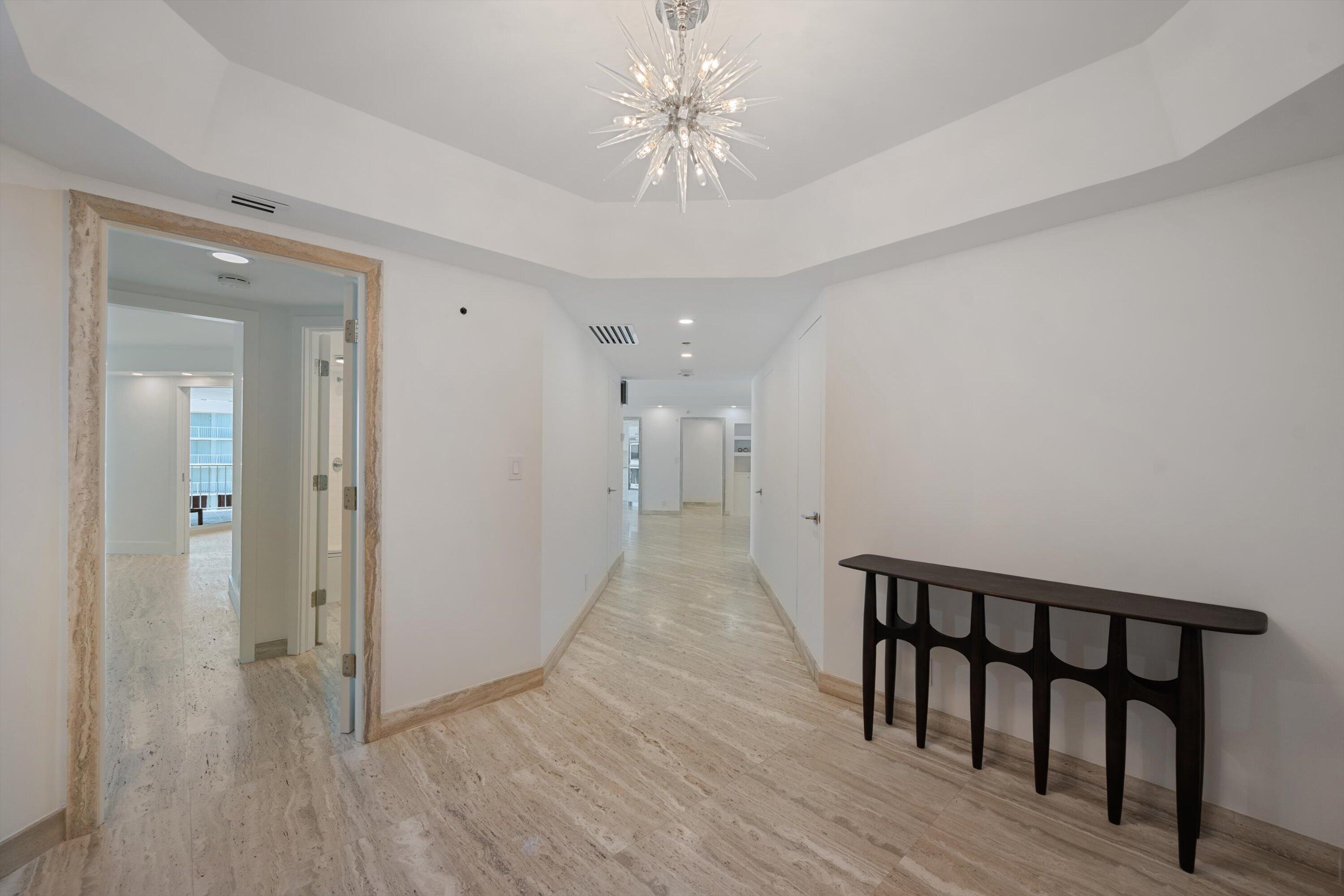 Image 2: Entry/Foyer